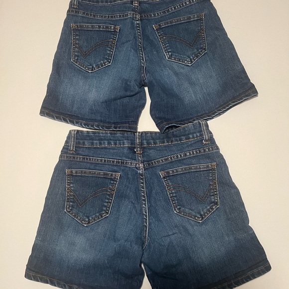 2 pair EUC Women's True Religion Jean Shorts Size 28 (E3) - Picture 2 of 7